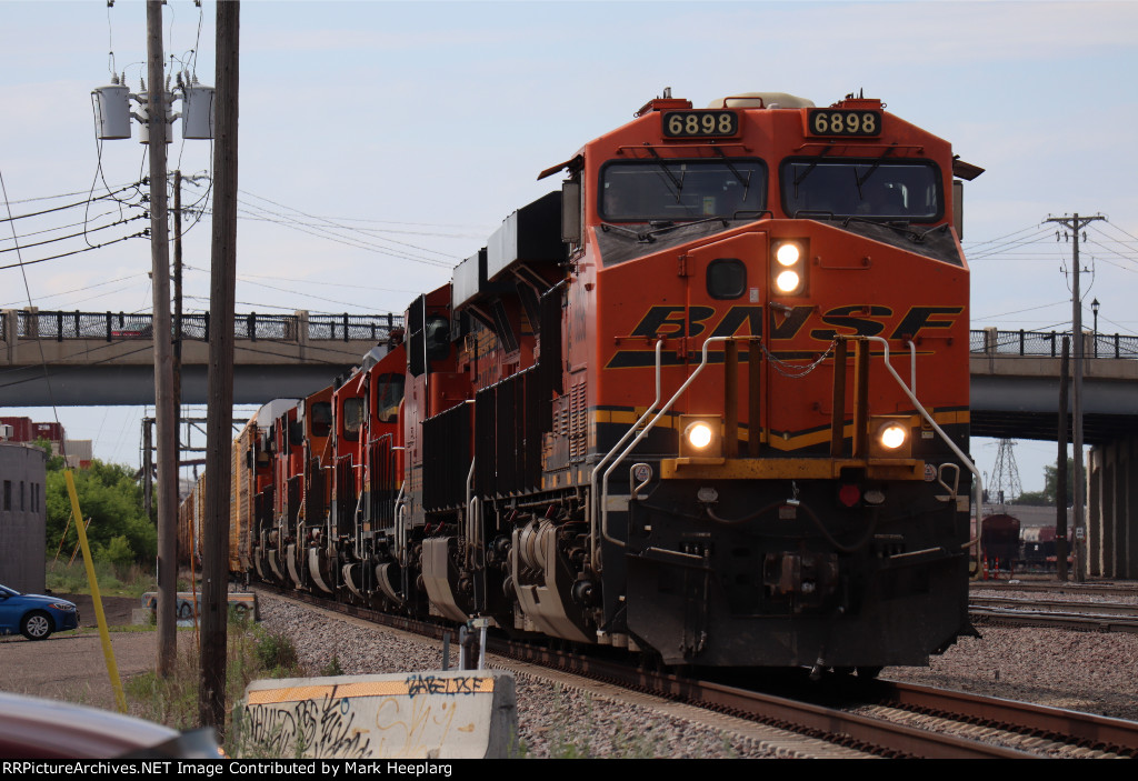 BNSF 6898